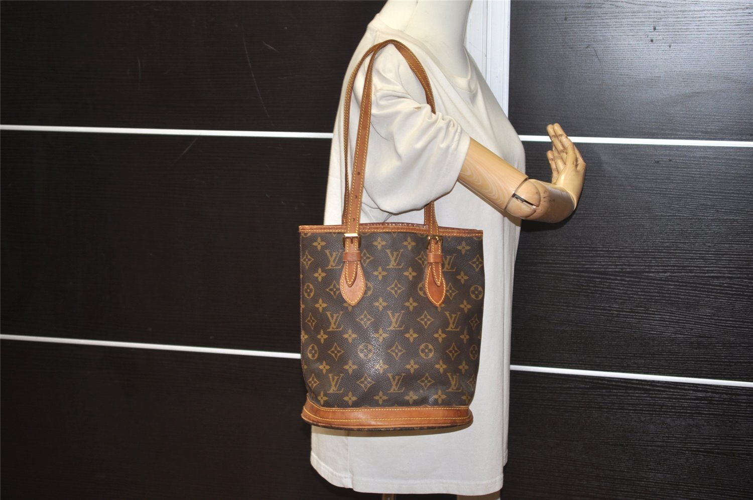 Authentic Louis Vuitton Monogram Bucket PM Shoulder Tote Bag M42238 Junk 4249J