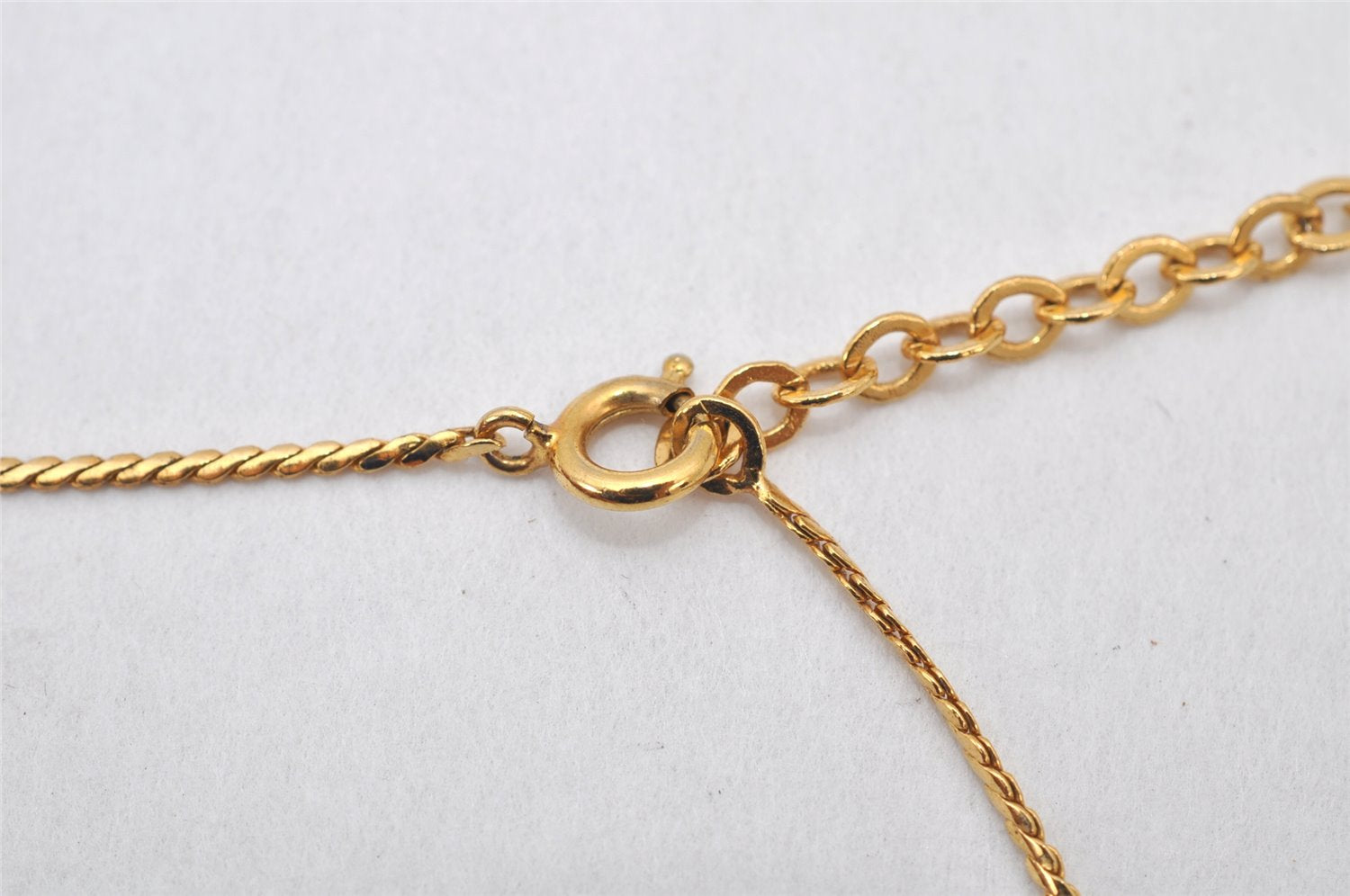 Authentic Christian Dior Gold Tone Chain Pendant Necklace CD 4252K