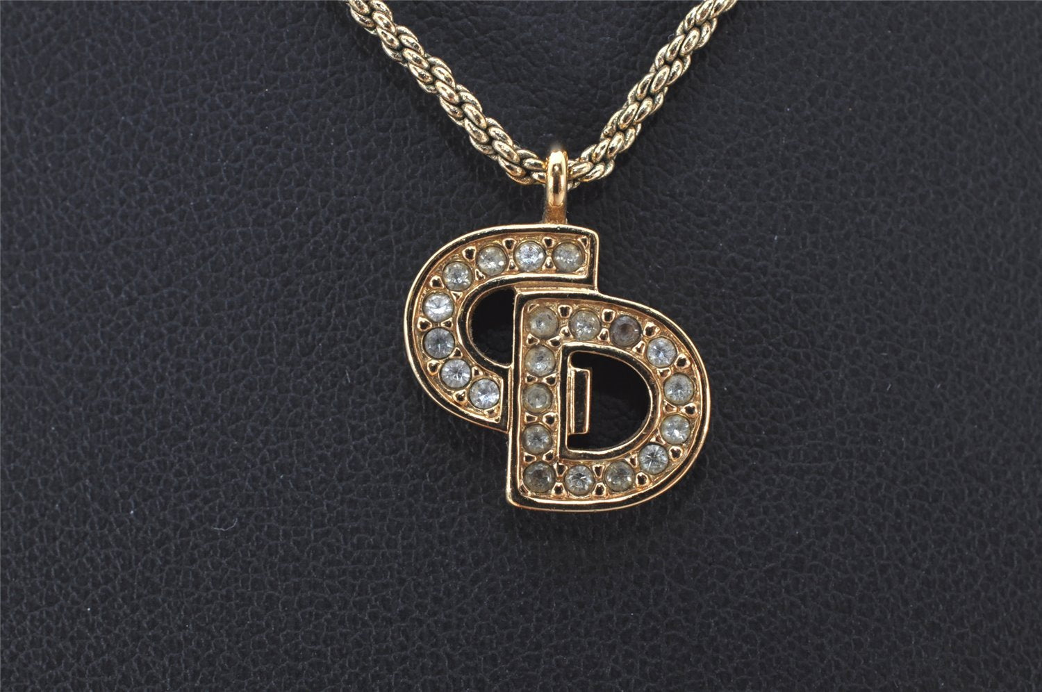 Authentic Christian Dior Gold Tone Chain Rhinestone Pendant Necklace CD 4254K