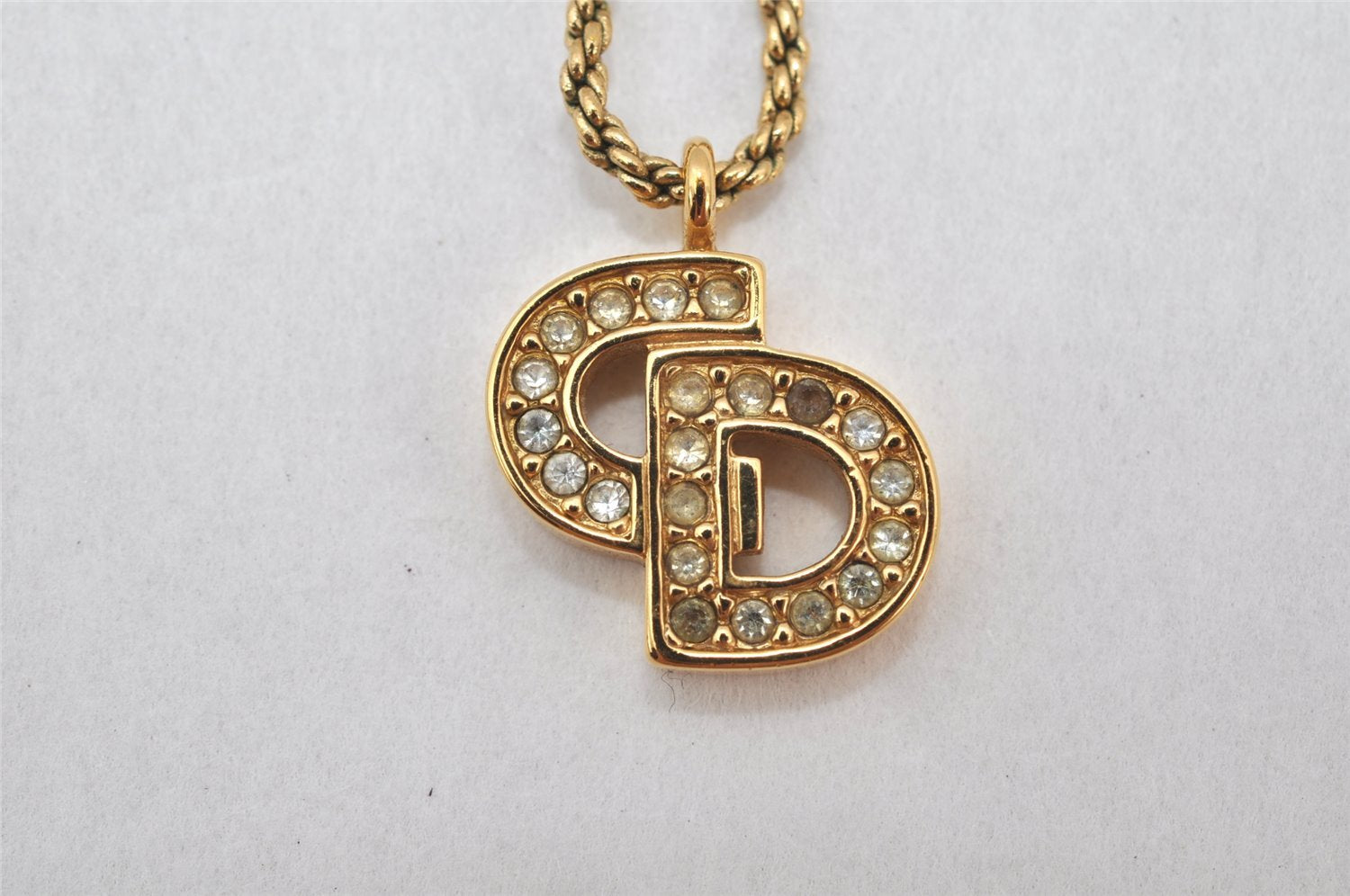 Authentic Christian Dior Gold Tone Chain Rhinestone Pendant Necklace CD 4254K