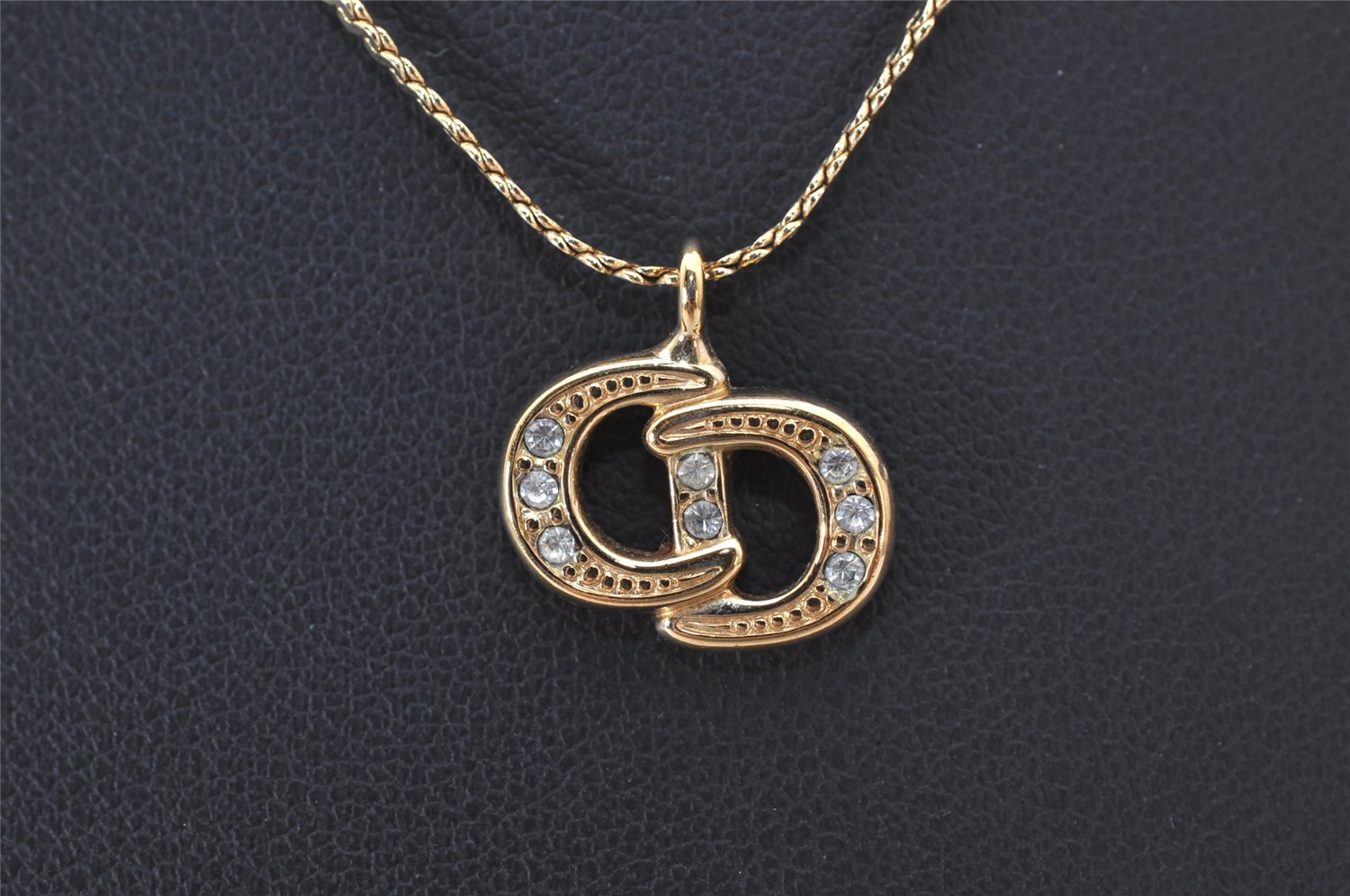 Authentic Christian Dior Gold Tone Rhinestone Chain Pendant Necklace CD 4255K