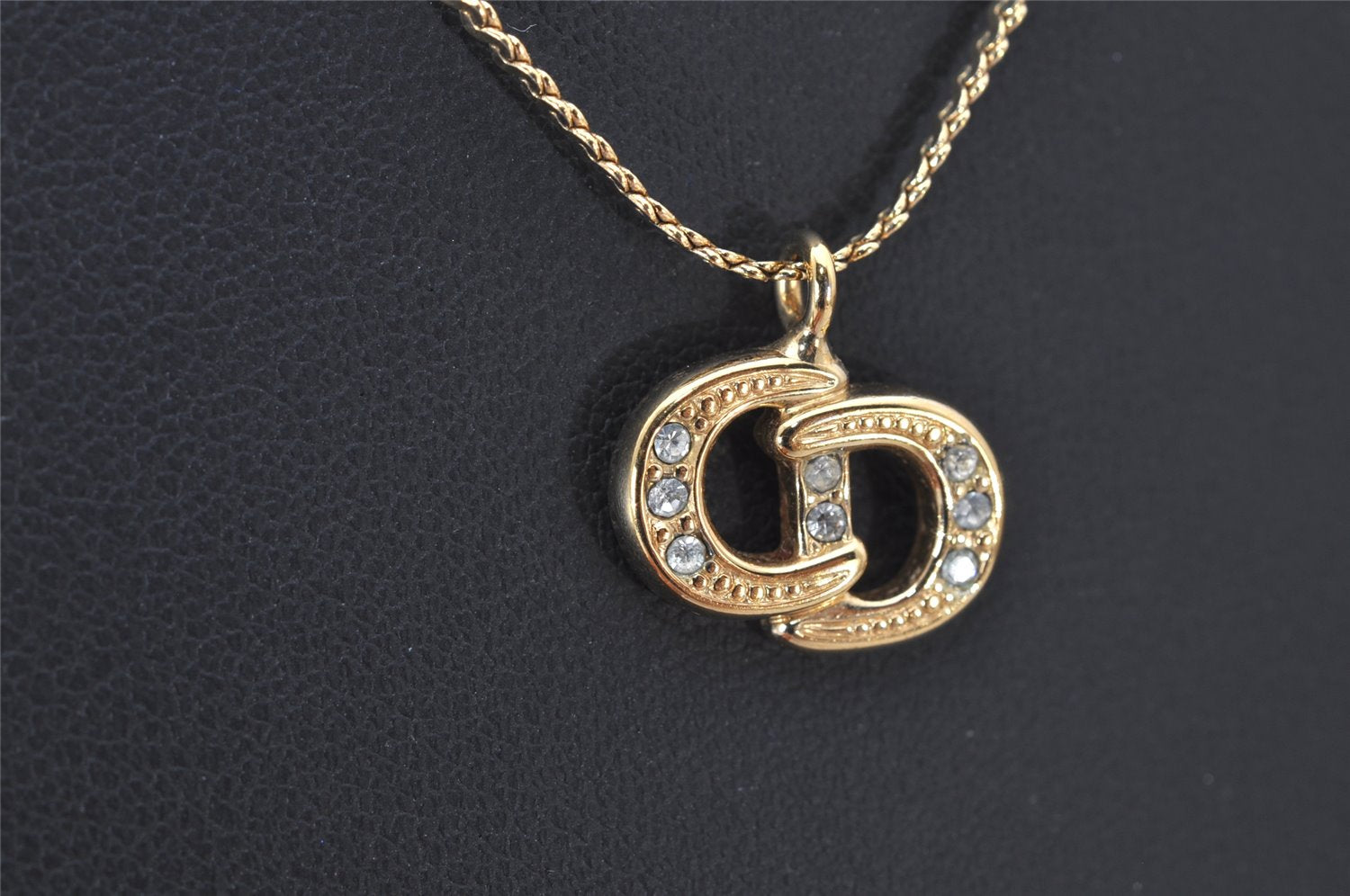 Authentic Christian Dior Gold Tone Rhinestone Chain Pendant Necklace CD 4255K