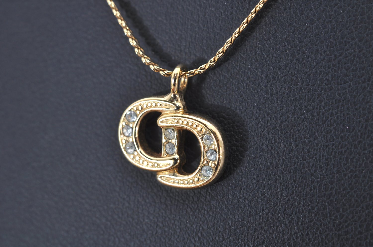 Authentic Christian Dior Gold Tone Rhinestone Chain Pendant Necklace CD 4255K