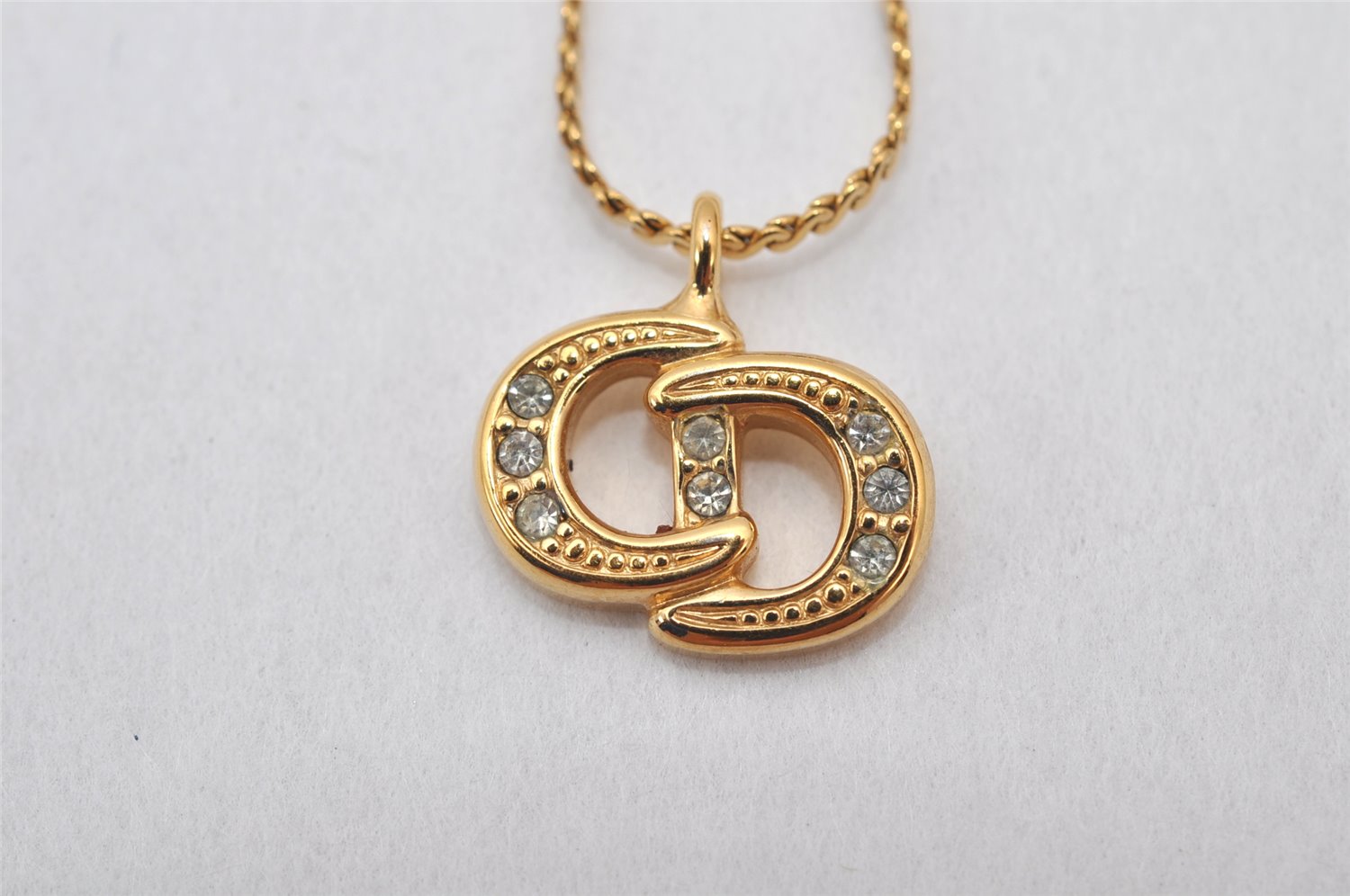 Authentic Christian Dior Gold Tone Rhinestone Chain Pendant Necklace CD 4255K