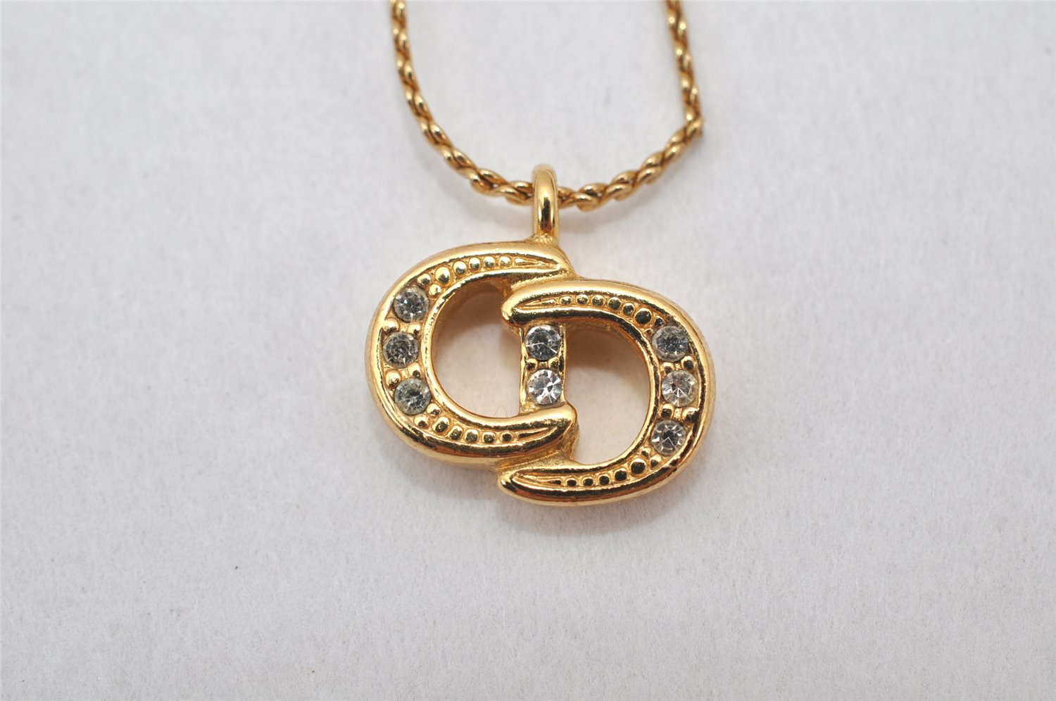 Authentic Christian Dior Gold Tone Rhinestone Chain Pendant Necklace CD 4256K