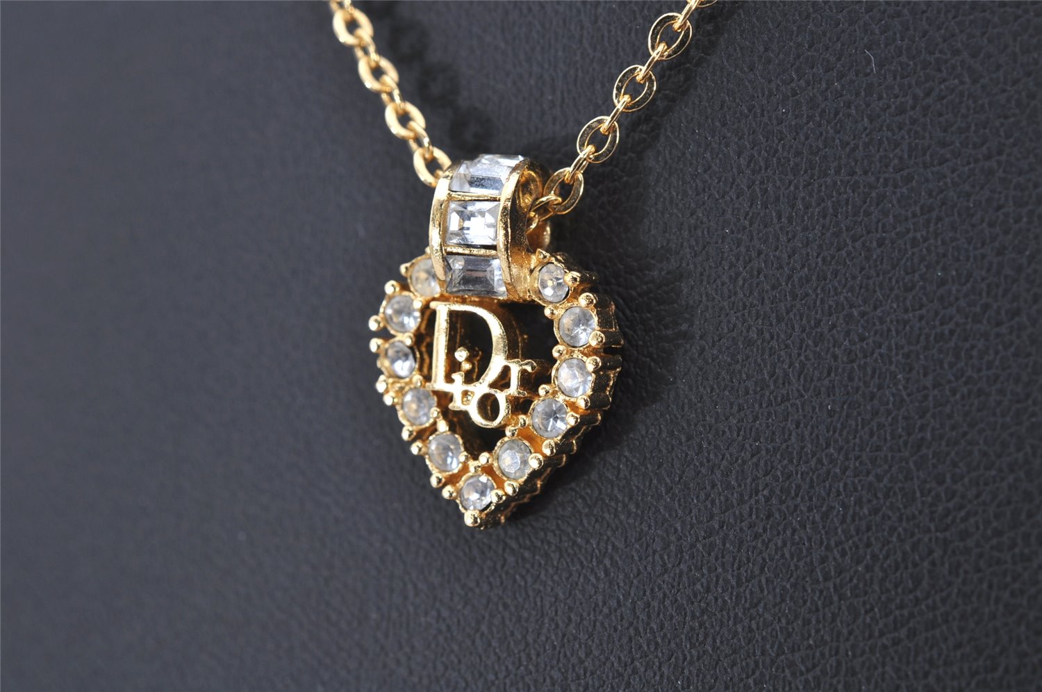 Authentic Christian Dior Gold Tone Chain Rhinestone Pendant Necklace CD 4257K