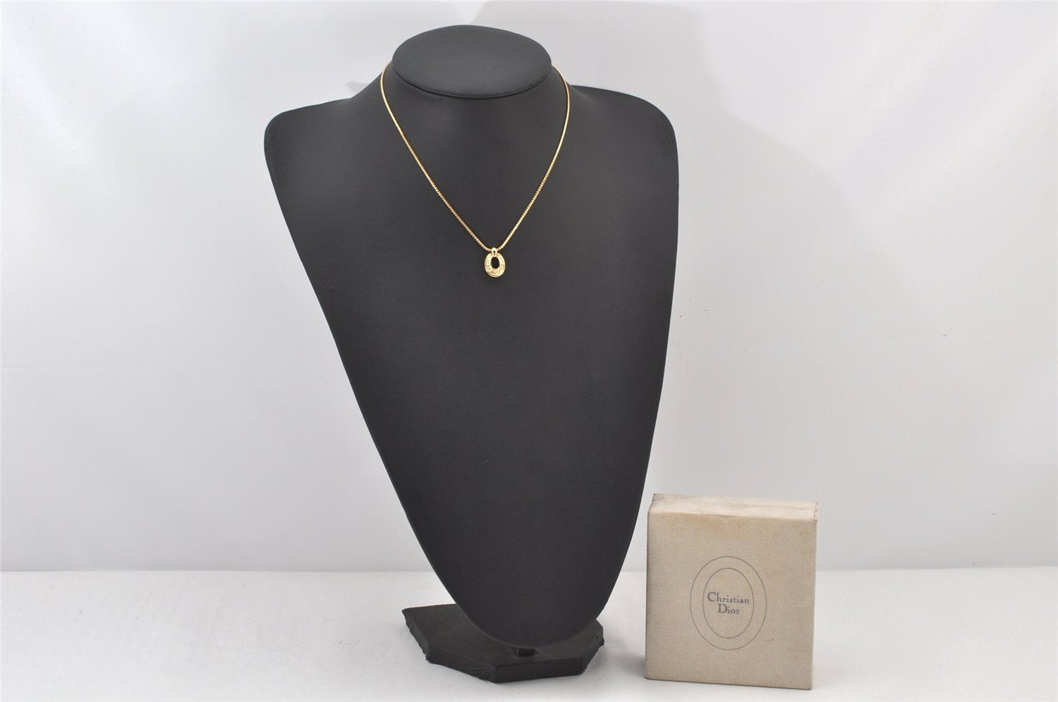 Authentic Christian Dior Gold Tone Rhinestone Chain Pendant Necklace Box 4262K