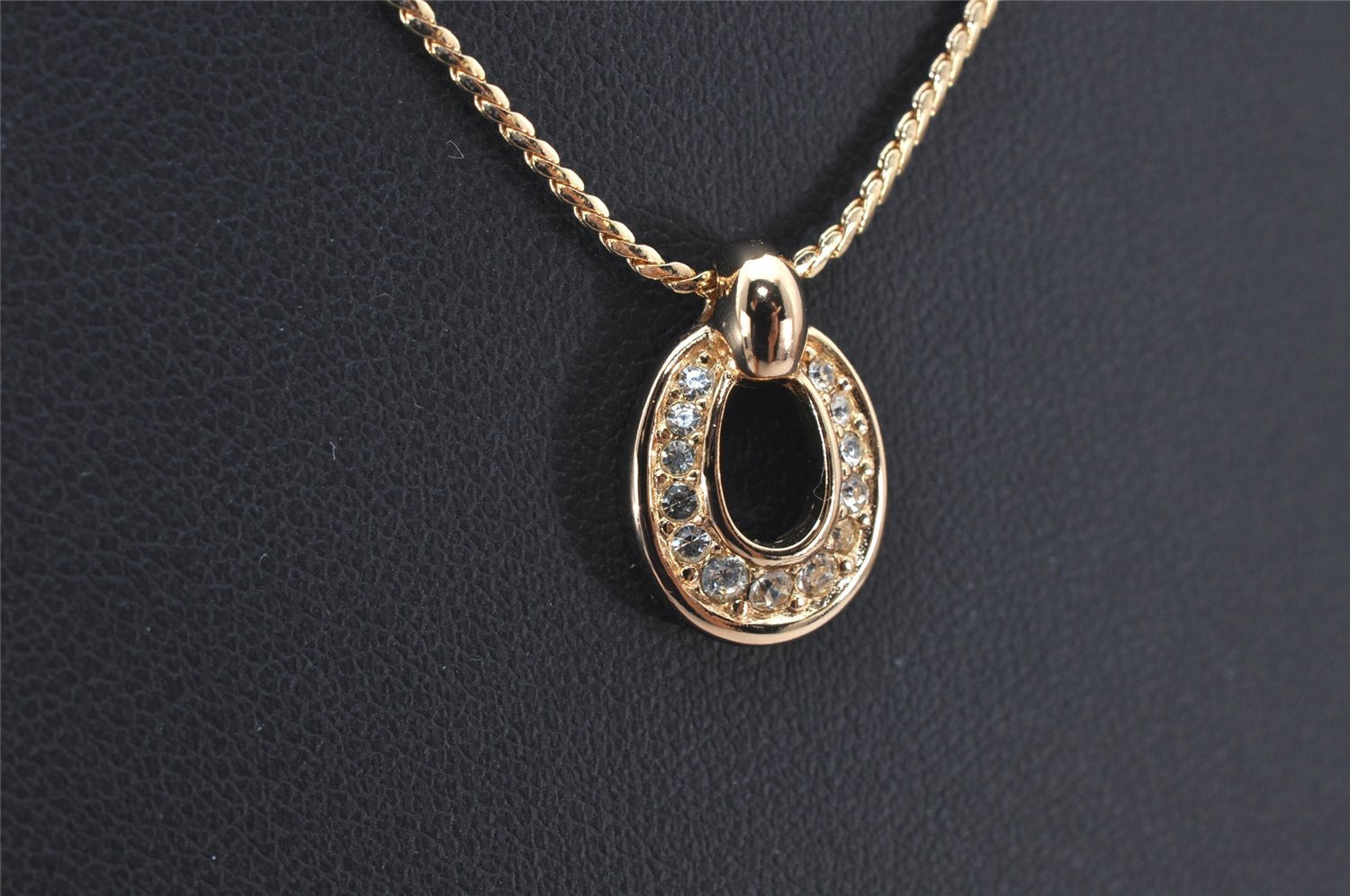 Authentic Christian Dior Gold Tone Rhinestone Chain Pendant Necklace Box 4262K