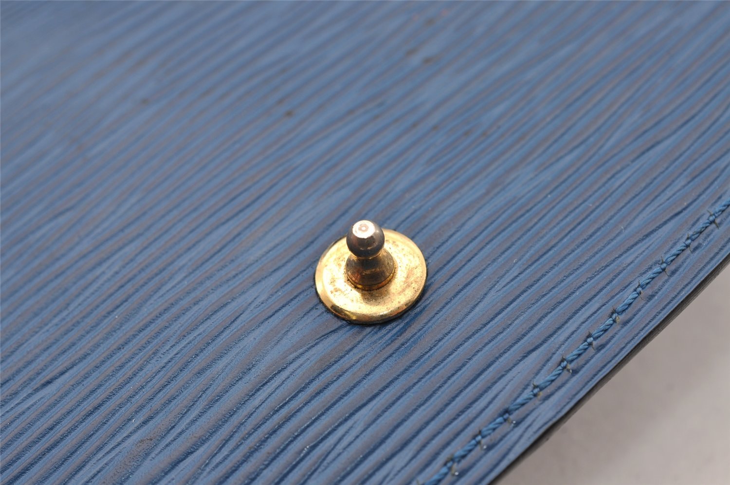 Authentic Louis Vuitton Epi Saint Cloud GM Shoulder Cross Bag M52195 Blue 4263I