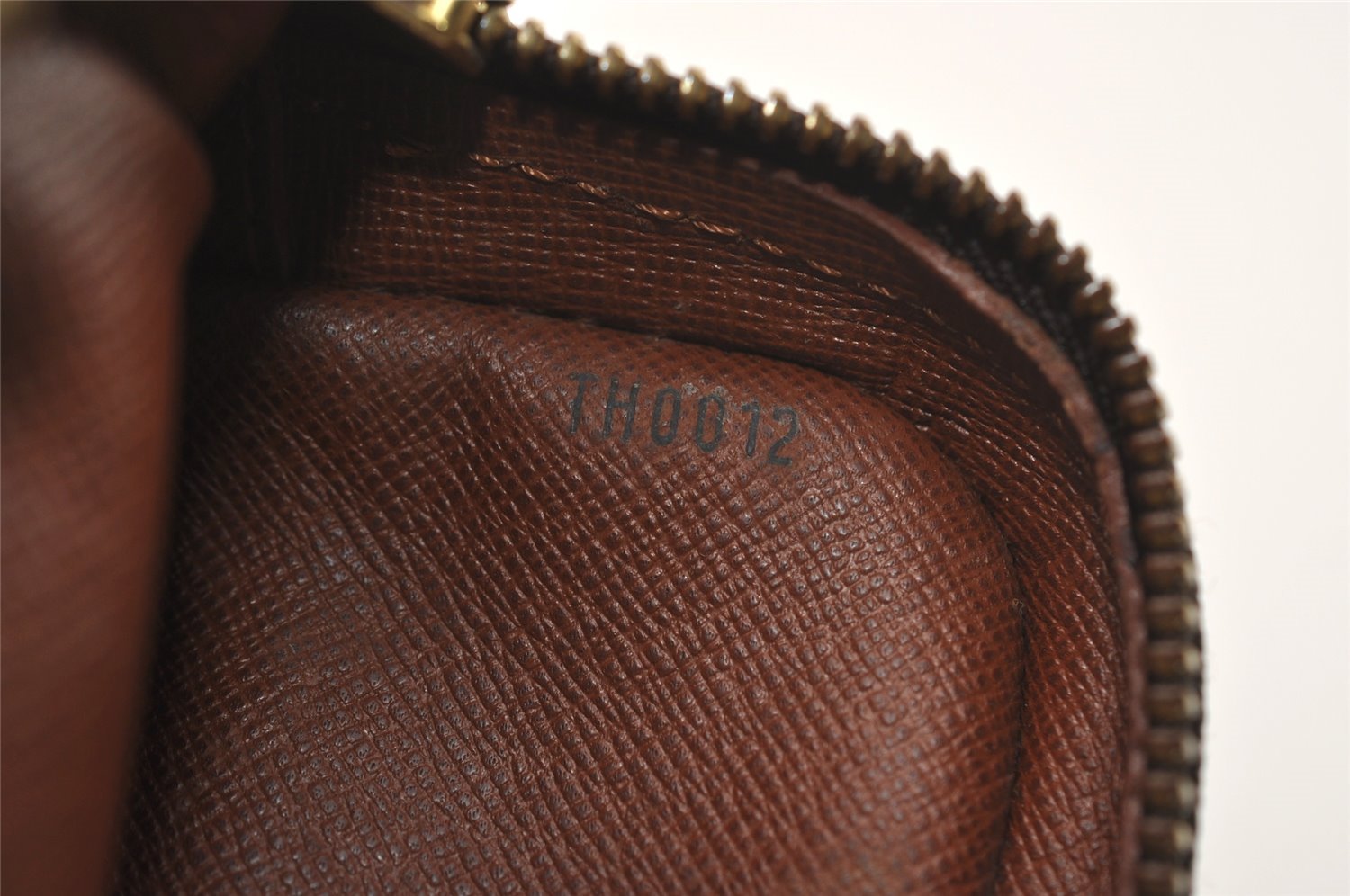 Authentic Louis Vuitton Monogram Amazone Shoulder Cross Body Bag M45236 LV 4267J