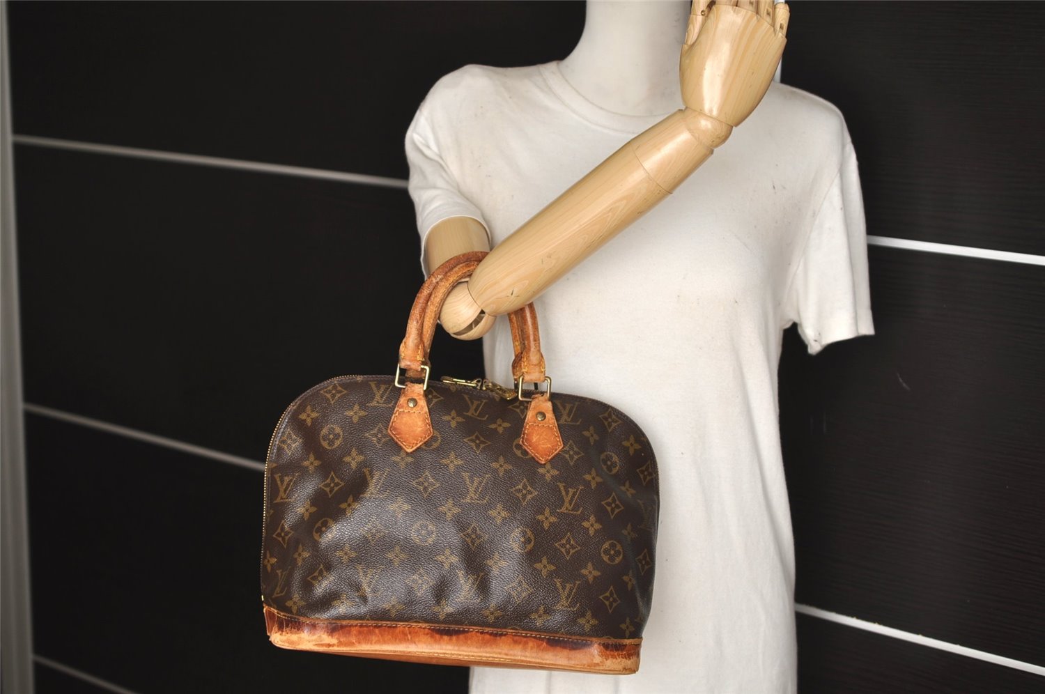 Authentic Louis Vuitton Monogram Alma Hand Bag Purse M51130 LV Junk 4269J