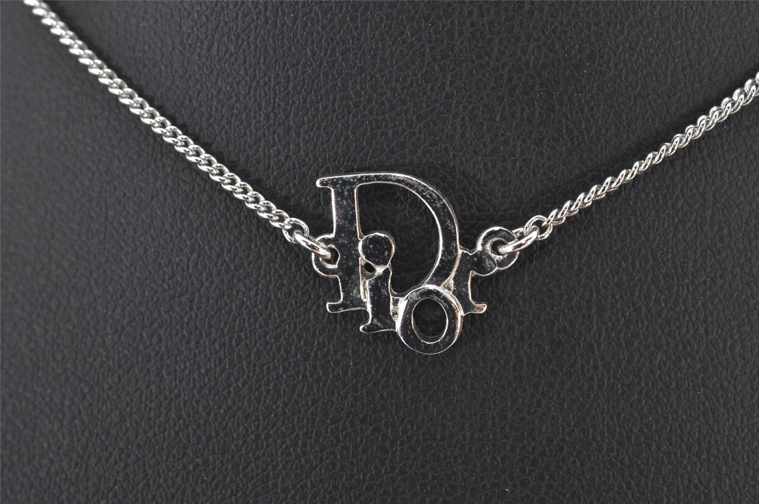 Authentic Christian Dior Silver Tone Chain Pendant Necklace CD 4272K