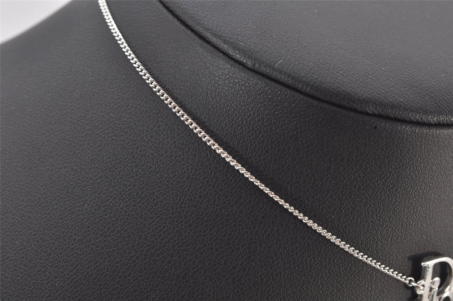 Authentic Christian Dior Silver Tone Chain Pendant Necklace CD 4272K