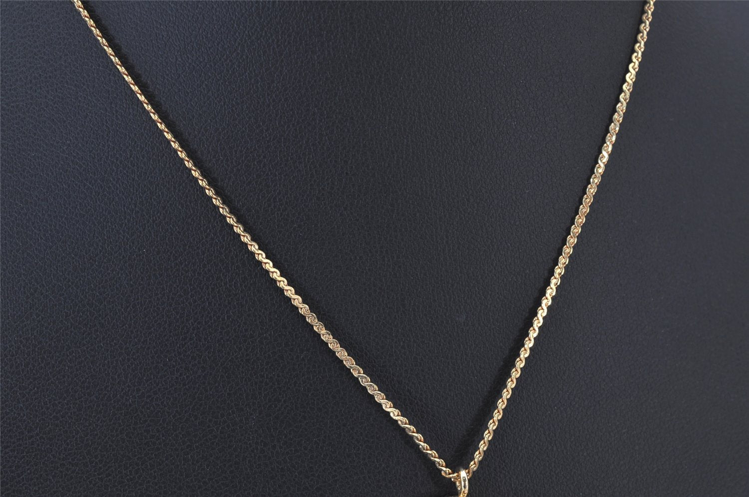 Authentic Christian Dior Gold Tone Rhinestone Chain Pendant Necklace CD 4274K