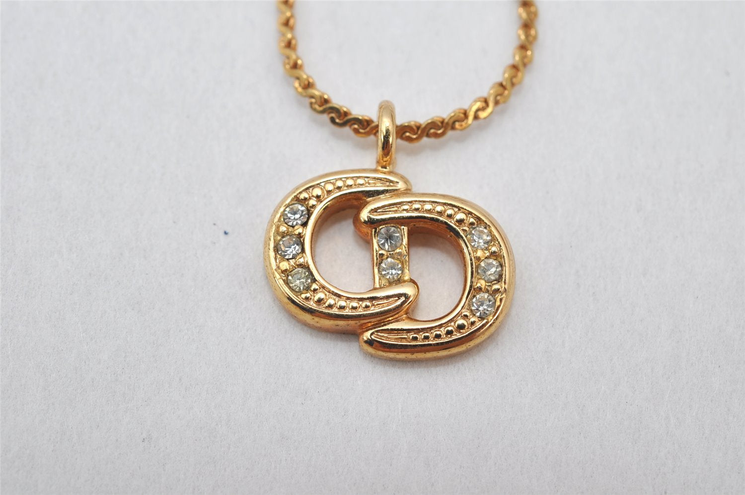 Authentic Christian Dior Gold Tone Rhinestone Chain Pendant Necklace CD 4274K