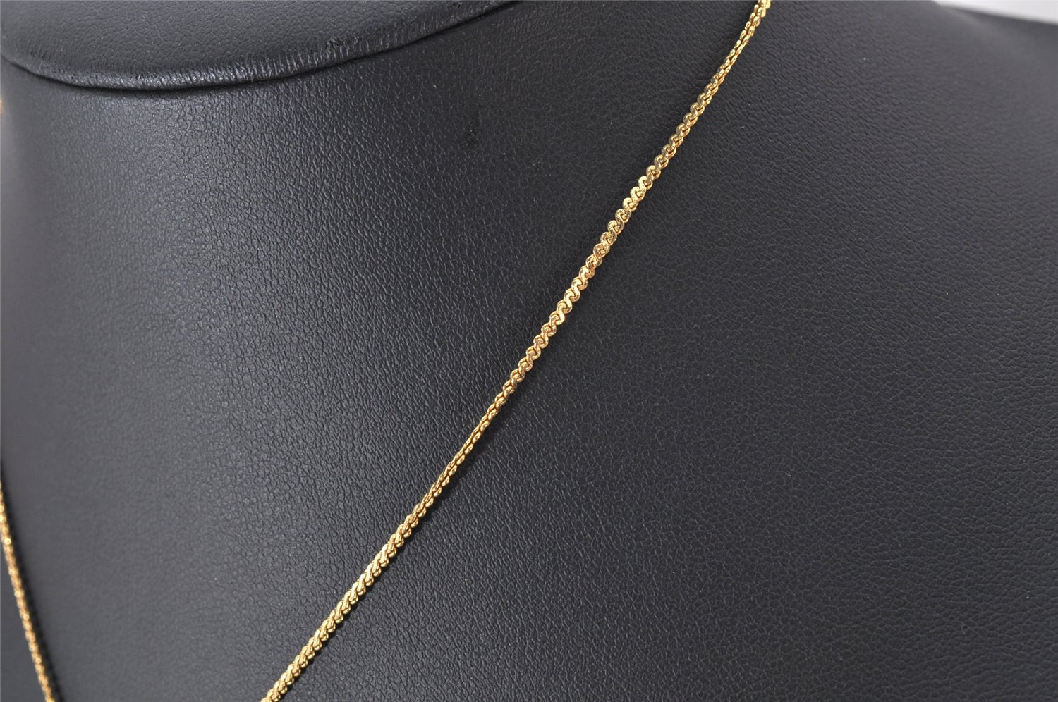 Authentic Christian Dior Gold Tone Chain Pendant Necklace CD 4276K