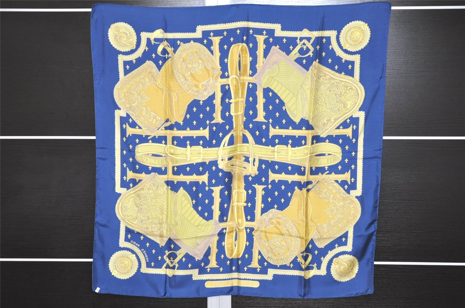 Authentic HERMES Carre 90 Scarf 