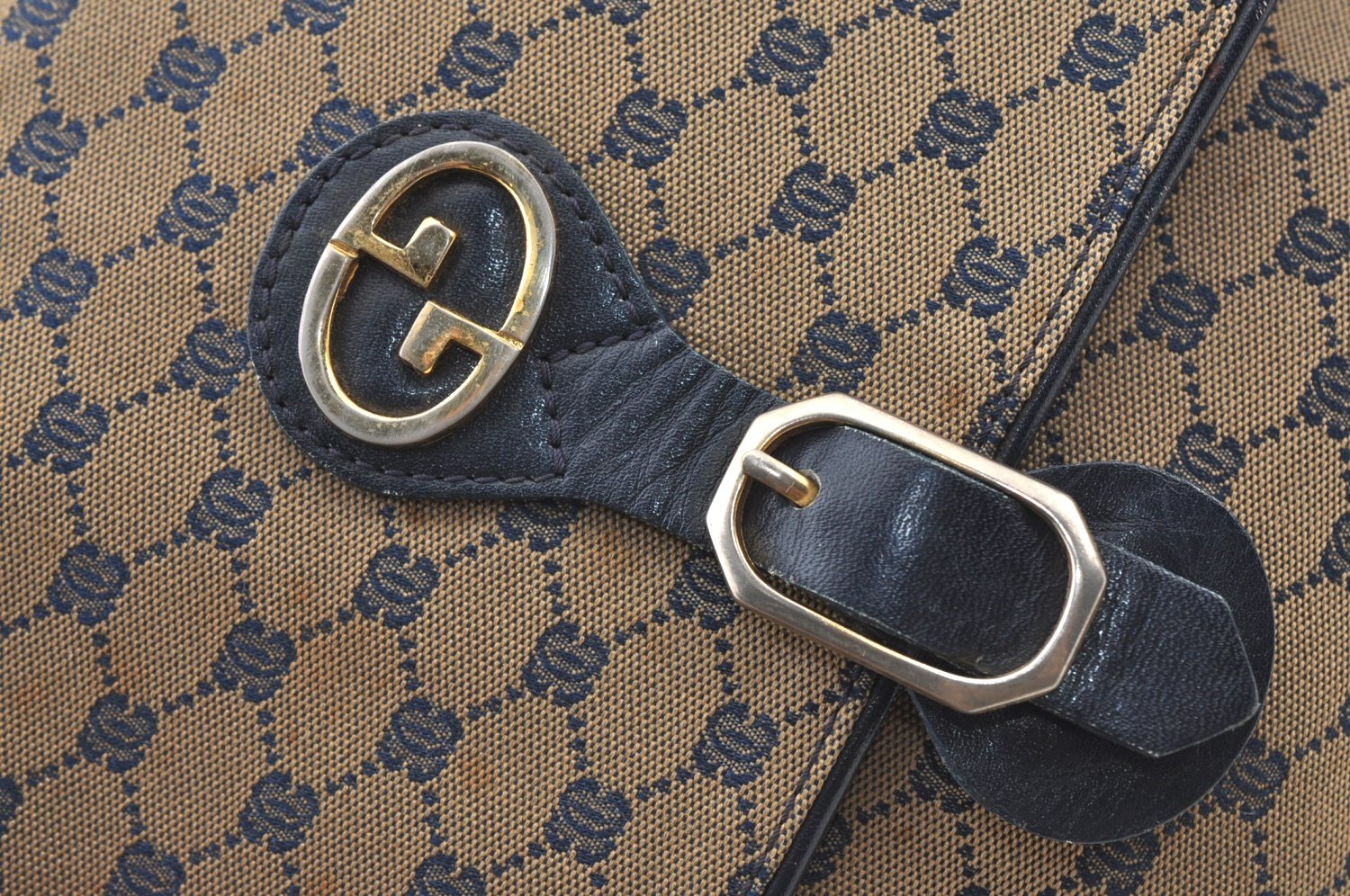 Authentic GUCCI Vintage Shoulder Cross Body Bag Purse Canvas Leather Navy 4284H