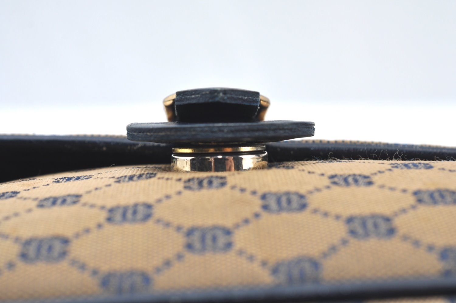 Authentic GUCCI Vintage Shoulder Cross Body Bag Purse Canvas Leather Navy 4284H