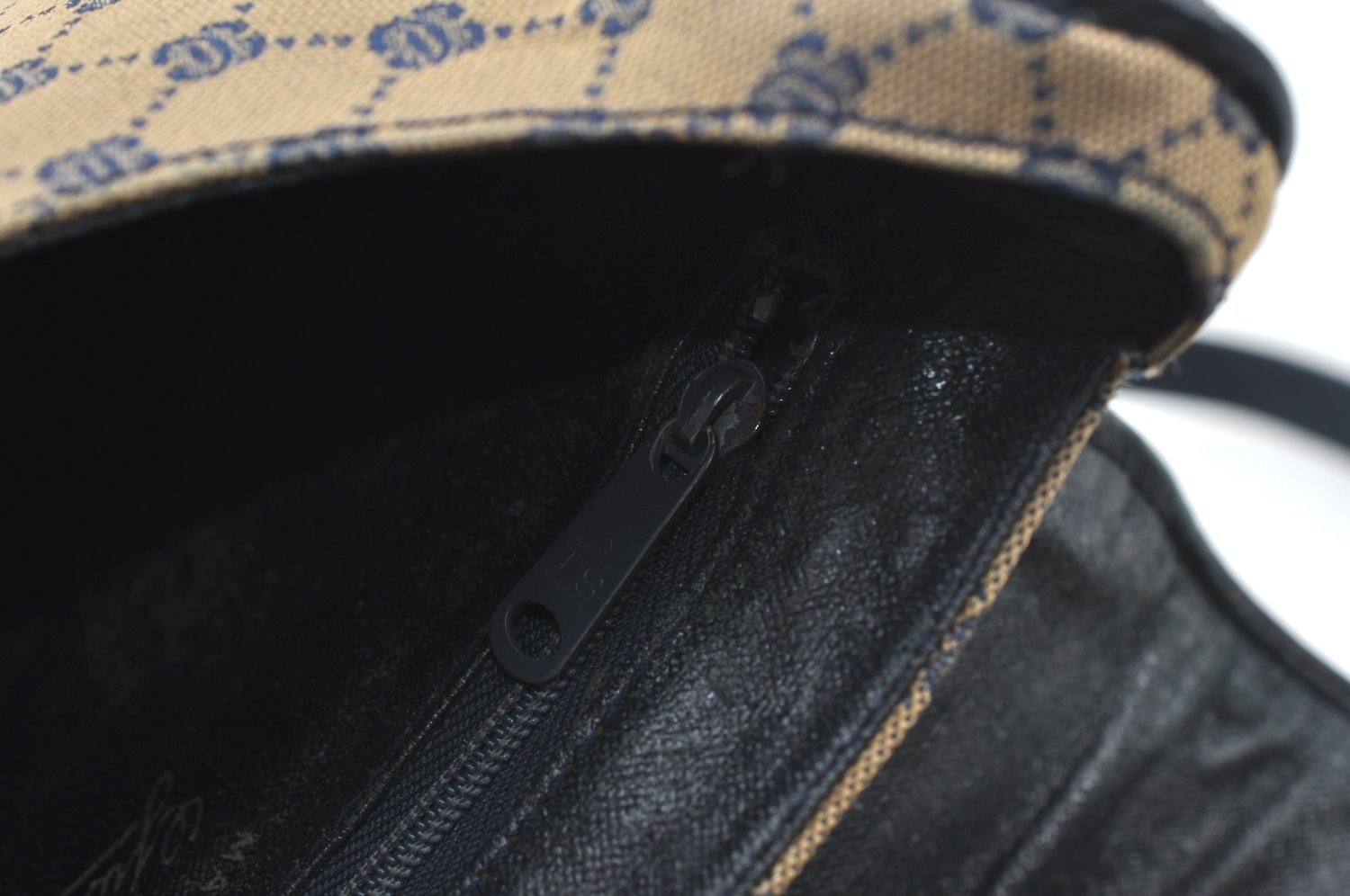 Authentic GUCCI Vintage Shoulder Cross Body Bag Purse Canvas Leather Navy 4284H