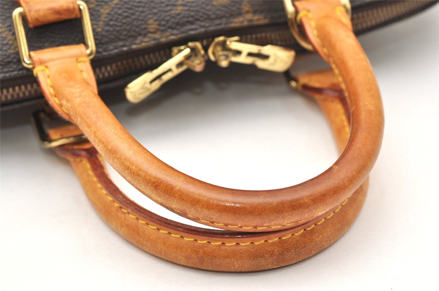 Authentic Louis Vuitton Monogram Alma Hand Bag Purse M51130 LV 4286K