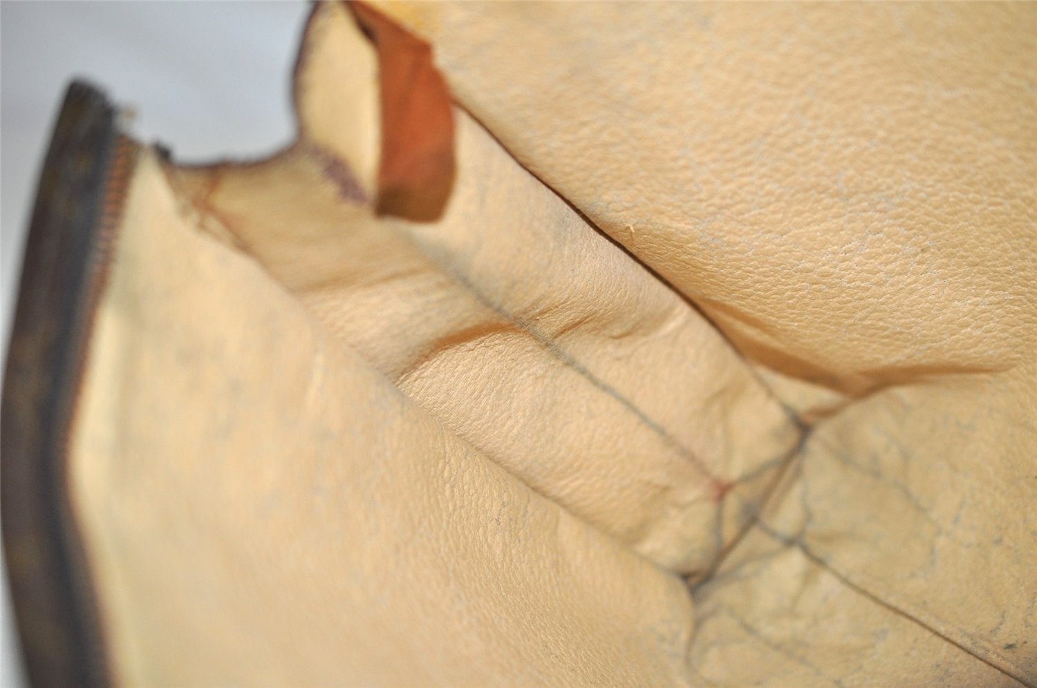 Auth Louis Vuitton Monogram Poche Toilette 26 Cosmetics Pouch Old Model LV 4289I