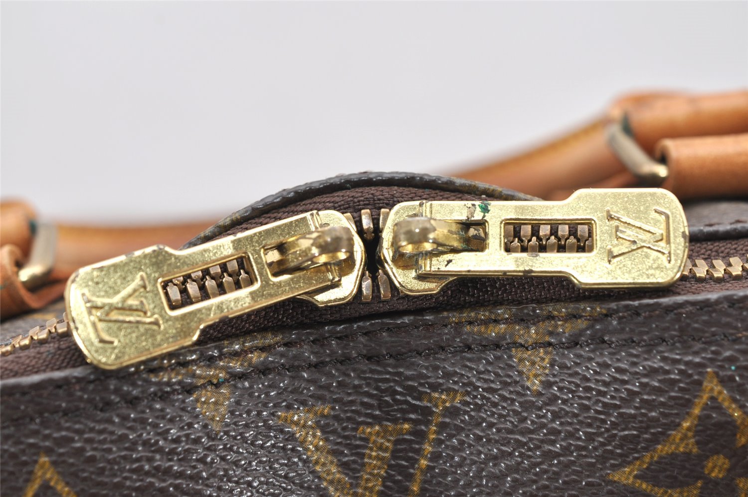 Authentic Louis Vuitton Monogram Alma Hand Bag Purse M51130 LV 4294K