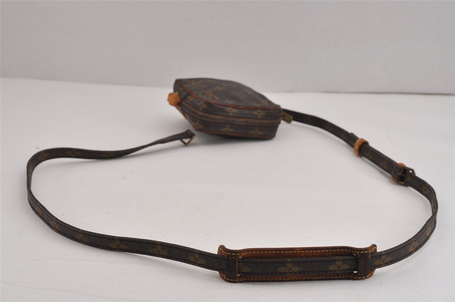 Auth Louis Vuitton Monogram Mini Poche Danube Shoulder Bag M45268 Junk 4295J