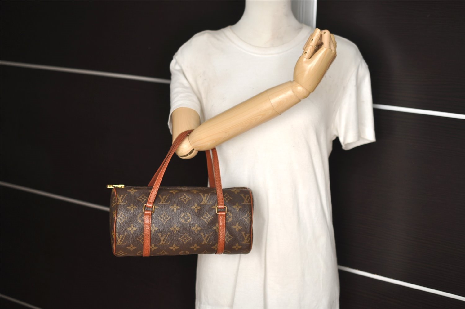 Authentic Louis Vuitton Monogram Papillon 26 Hand Bag Old Model LV 4297I