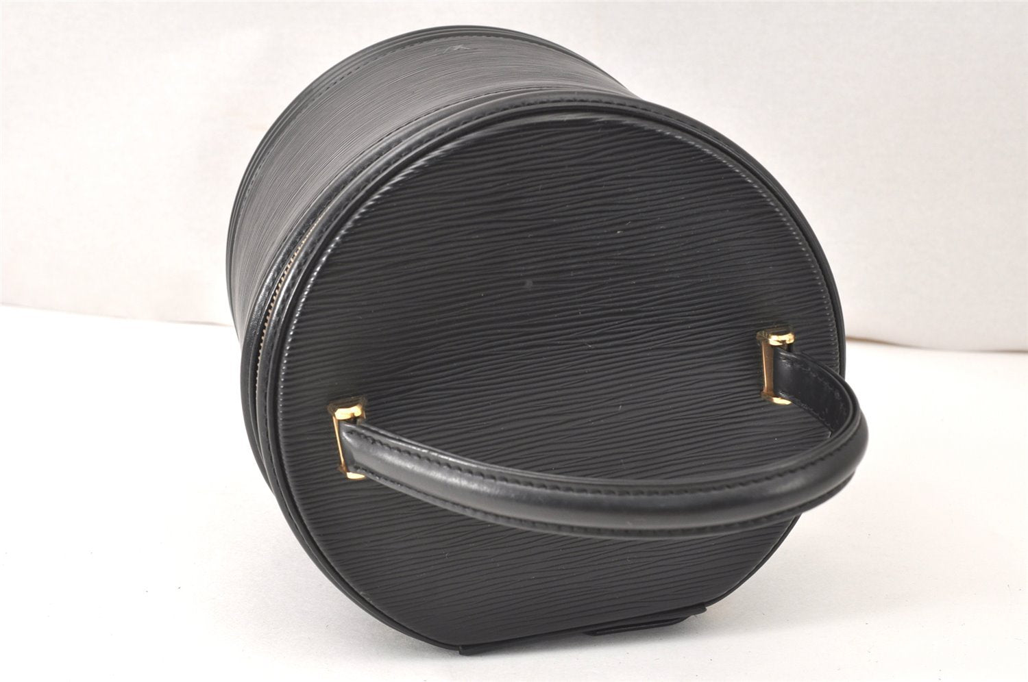 Authentic Louis Vuitton Epi Cannes Cosmetic Hand Bag Purse Black M48032 LV 4301K