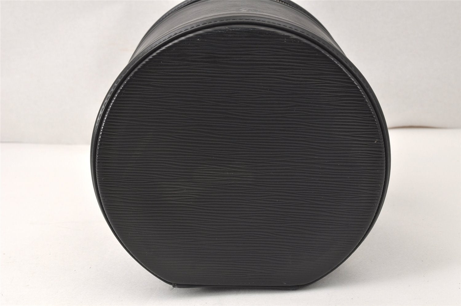 Authentic Louis Vuitton Epi Cannes Cosmetic Hand Bag Purse Black M48032 LV 4301K