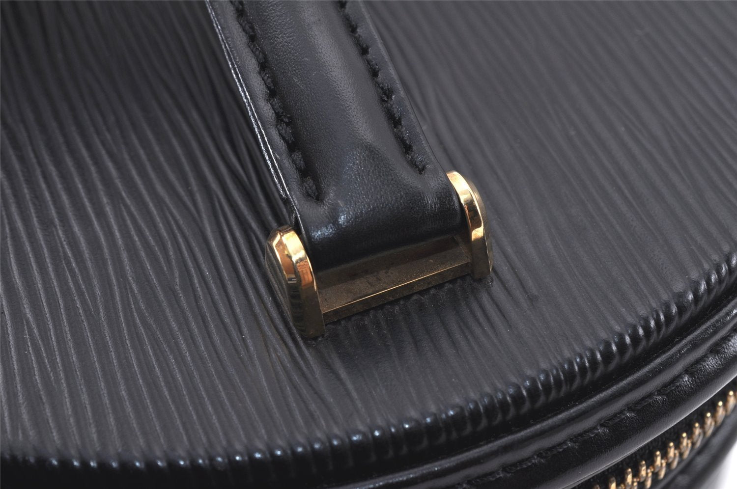 Authentic Louis Vuitton Epi Cannes Cosmetic Hand Bag Purse Black M48032 LV 4301K