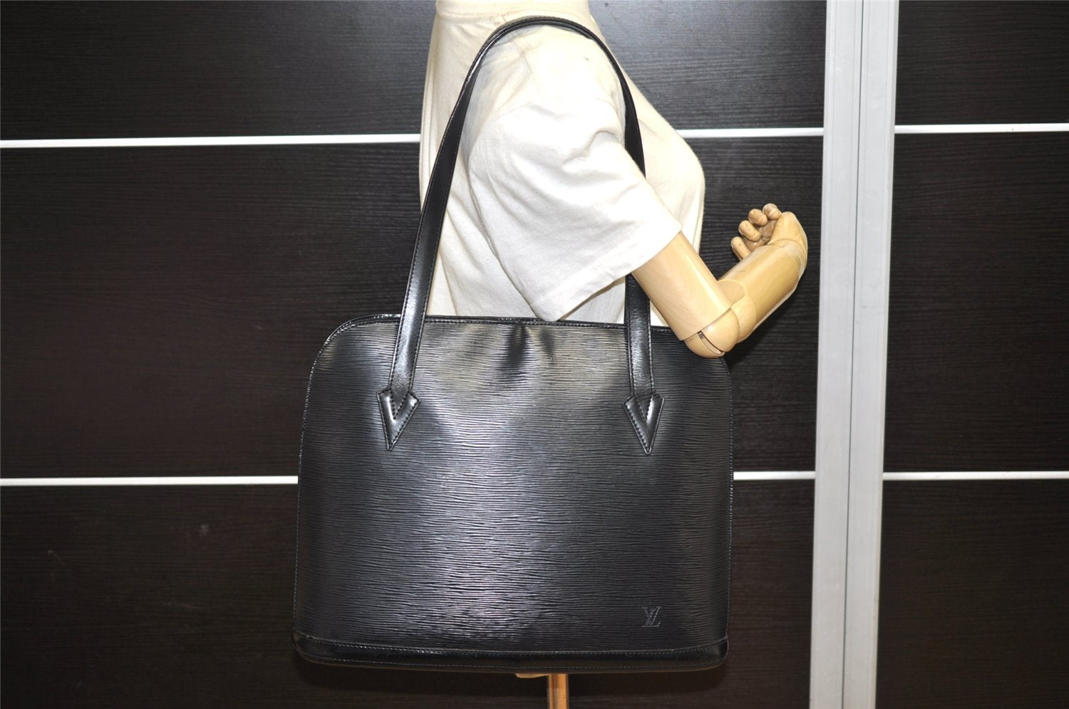 Authentic Louis Vuitton Epi Lussac Shoulder Tote Bag Black M52282 LV 4302K