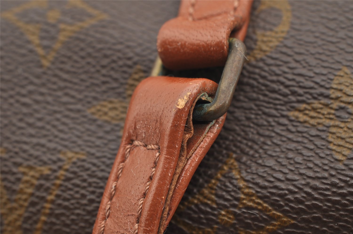 Authentic Louis Vuitton Monogram Papillon 30 Hand Bag Old Model LV 4307I