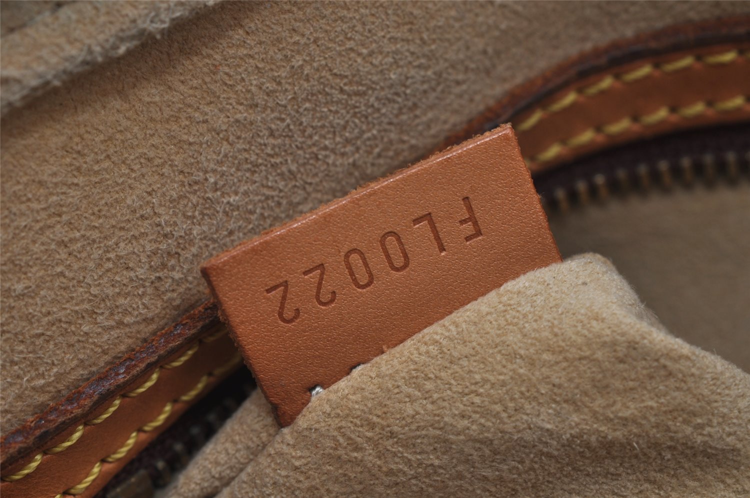 Authentic Louis Vuitton Monogram Looping MM Shoulder Bag M51146 LV 4307J