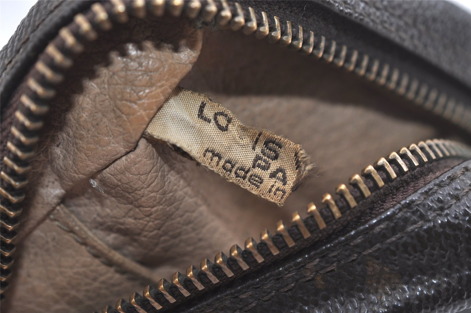 Auth Louis Vuitton Monogram Trousse Toilette 23 Clutch Hand Bag M47524 LV 4311K