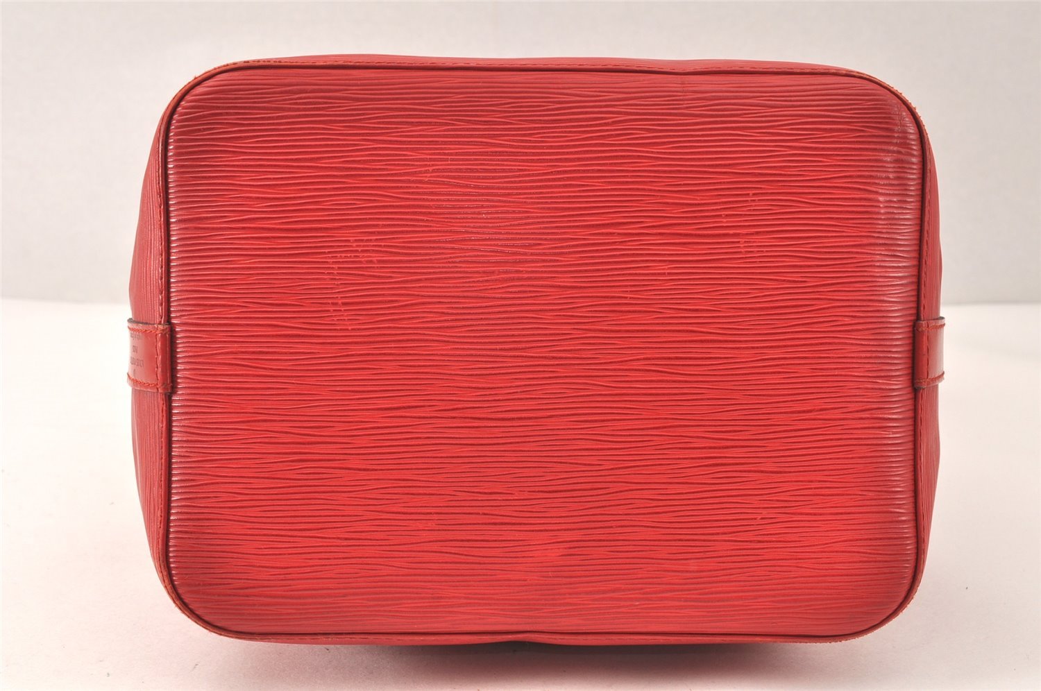 Authentic Louis Vuitton Epi Petit Noe Shoulder Drawstring Bag M44107 Red 4315K