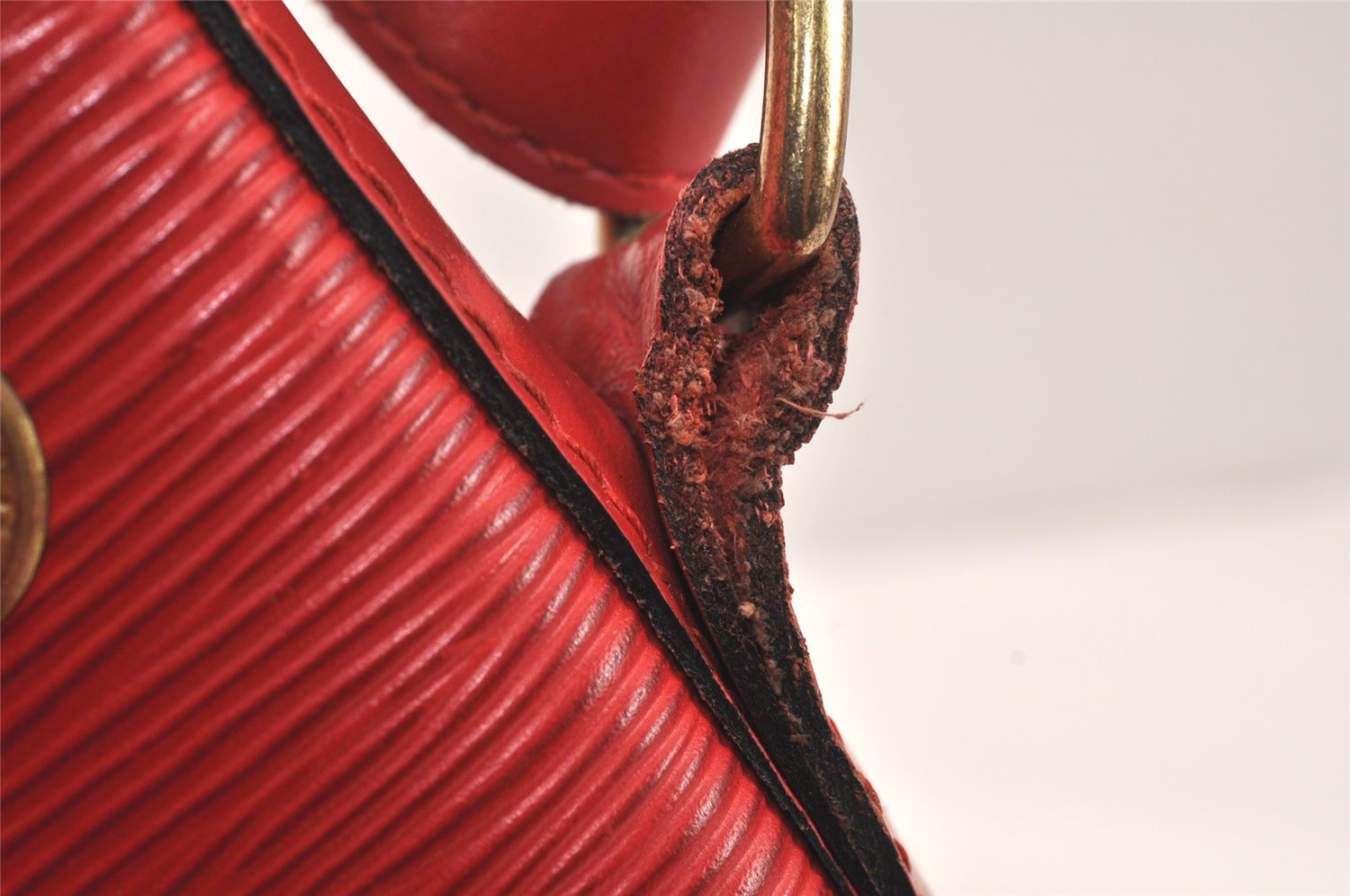 Authentic Louis Vuitton Epi Petit Noe Shoulder Drawstring Bag M44107 Red 4315K