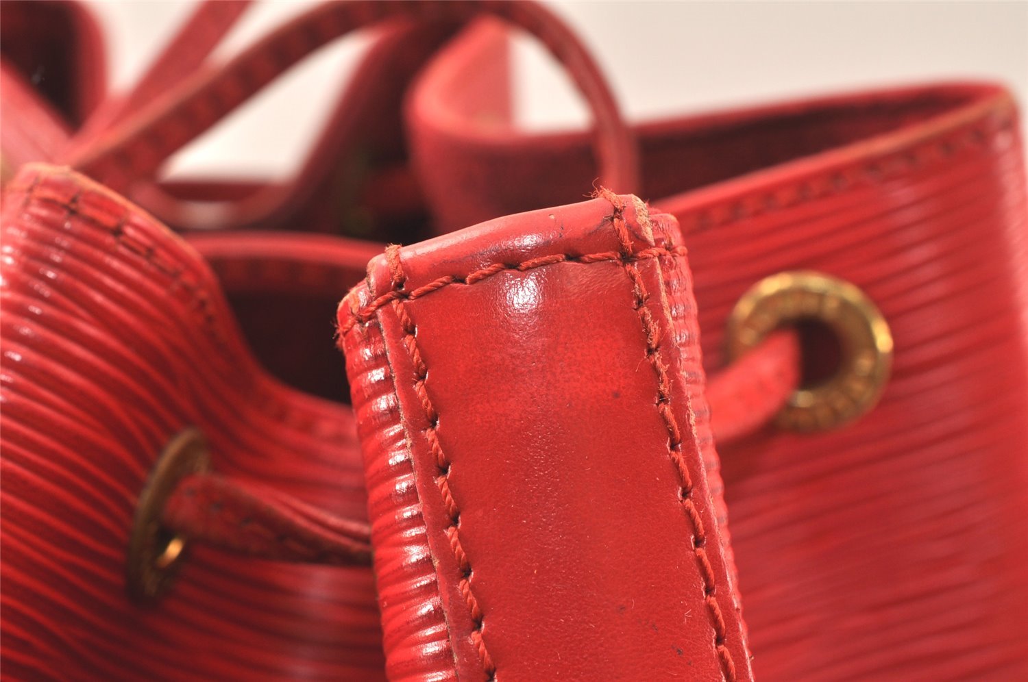 Authentic Louis Vuitton Epi Petit Noe Shoulder Drawstring Bag M44107 Red 4315K
