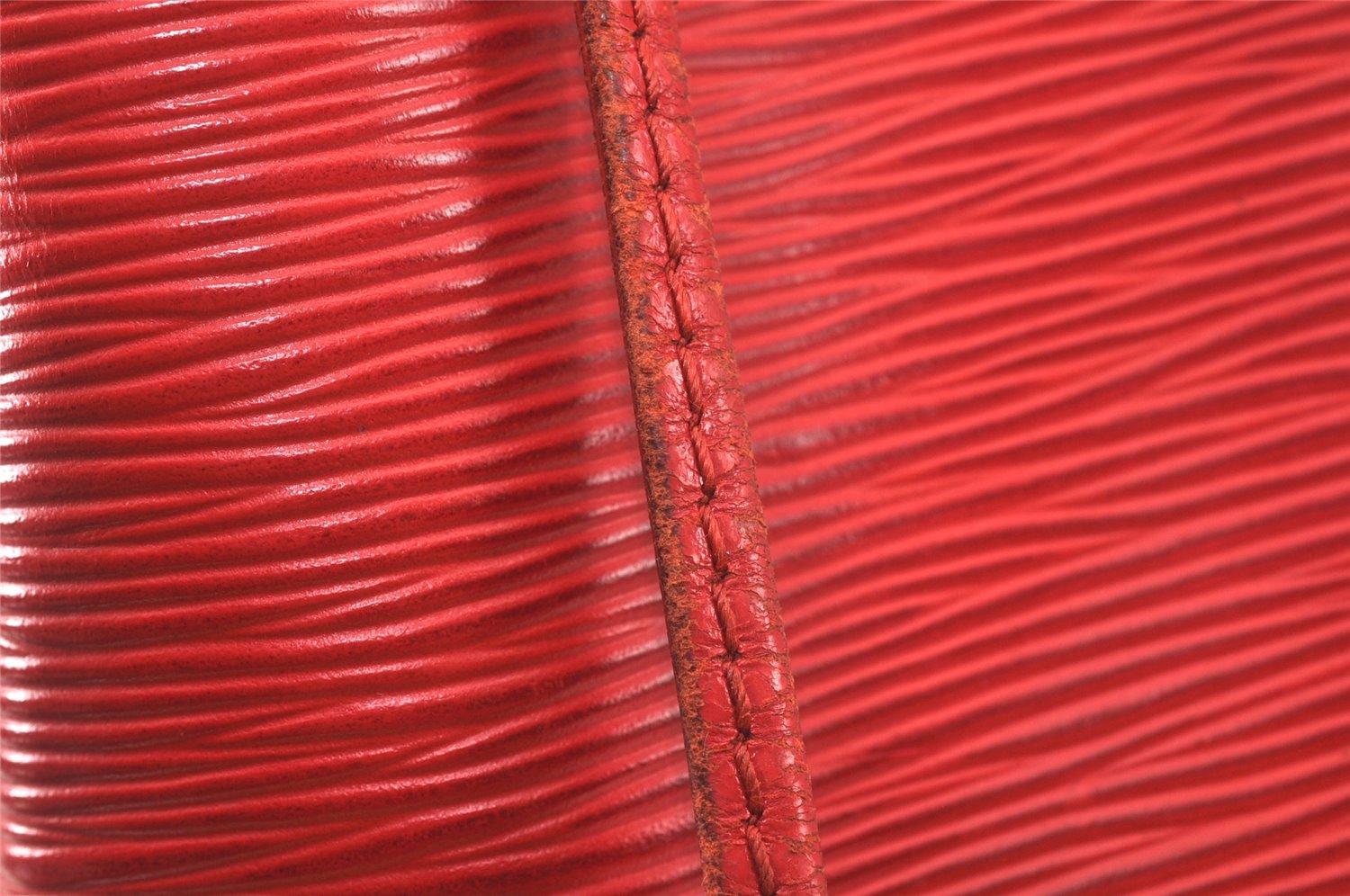 Authentic Louis Vuitton Epi Petit Noe Shoulder Drawstring Bag M44107 Red 4315K