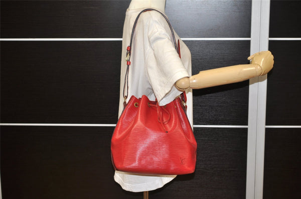 Authentic Louis Vuitton Epi Petit Noe Shoulder Drawstring Bag M44107 Red 4315K