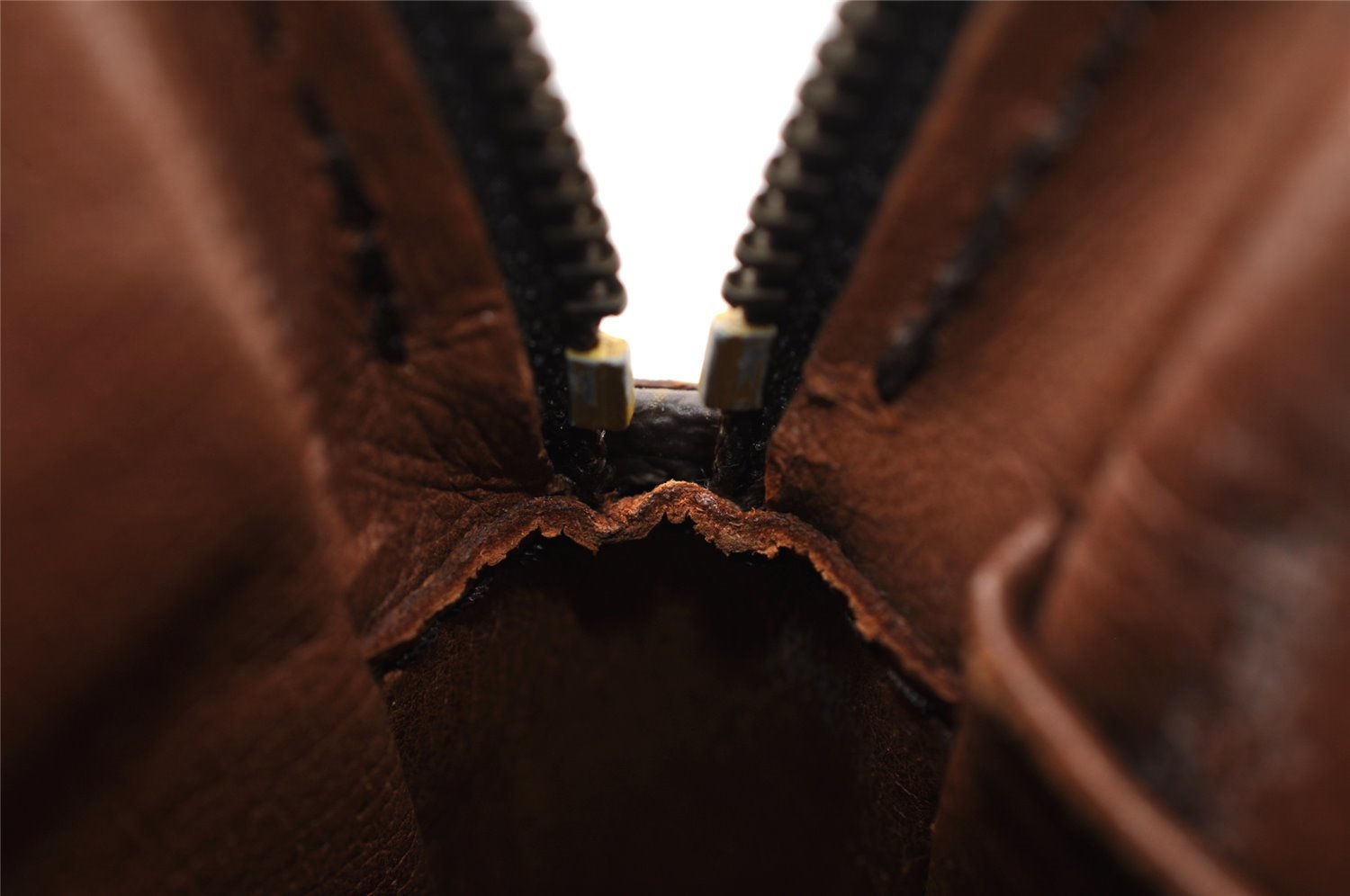 Authentic Louis Vuitton Monogram Danube Shoulder Cross Bag Old Model LV 4322I