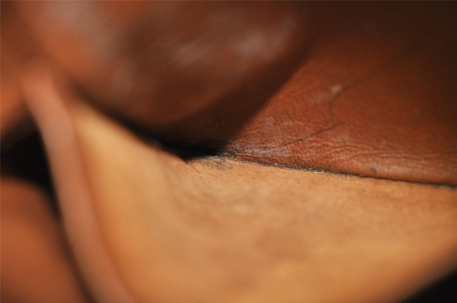 Authentic Louis Vuitton Monogram Danube Shoulder Cross Bag Old Model LV 4322I