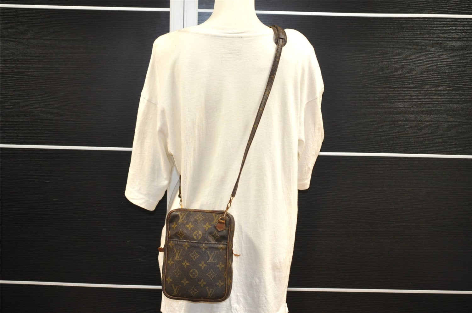 Authentic Louis Vuitton Monogram Danube Shoulder Cross Bag Old Model LV 4322I