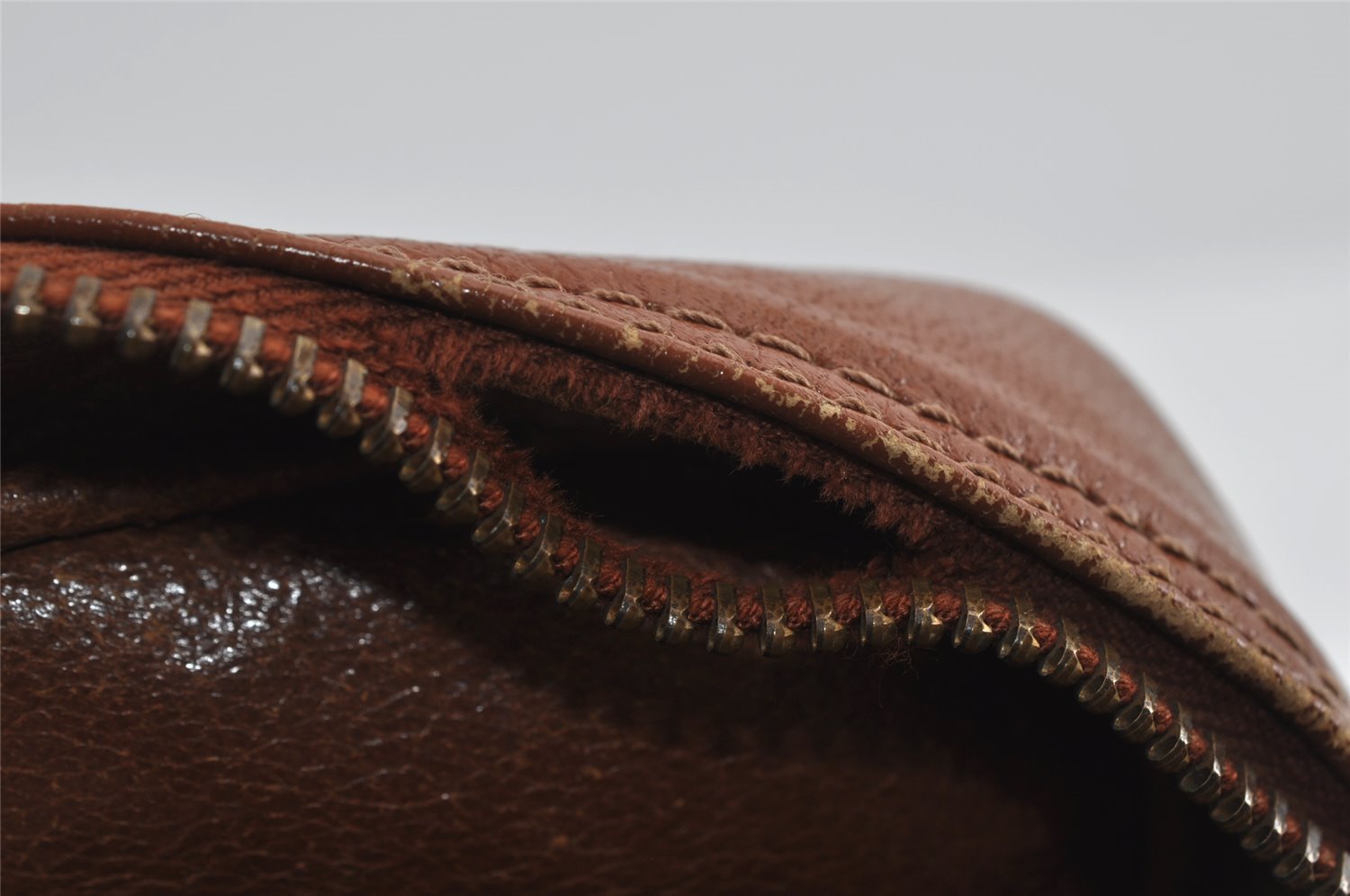 Authentic Louis Vuitton Monogram Sac Bandouliere 30 Shoulder Bag Old Model 4325I