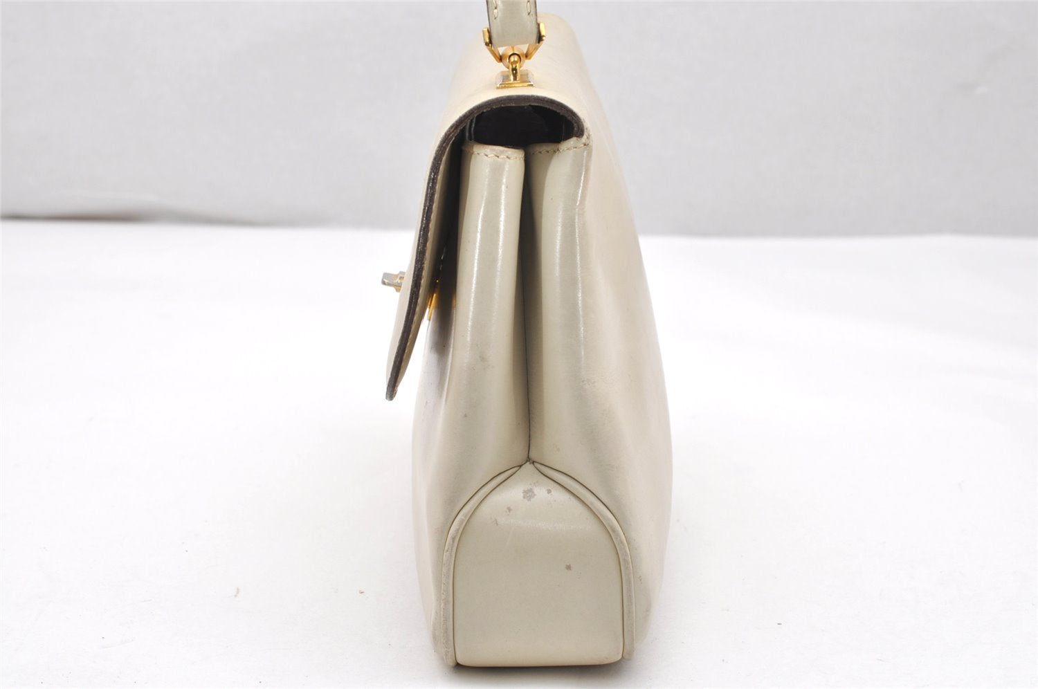 Authentic GUCCI Vintage Shoulder Hand Bag Purse Leather White 4329K
