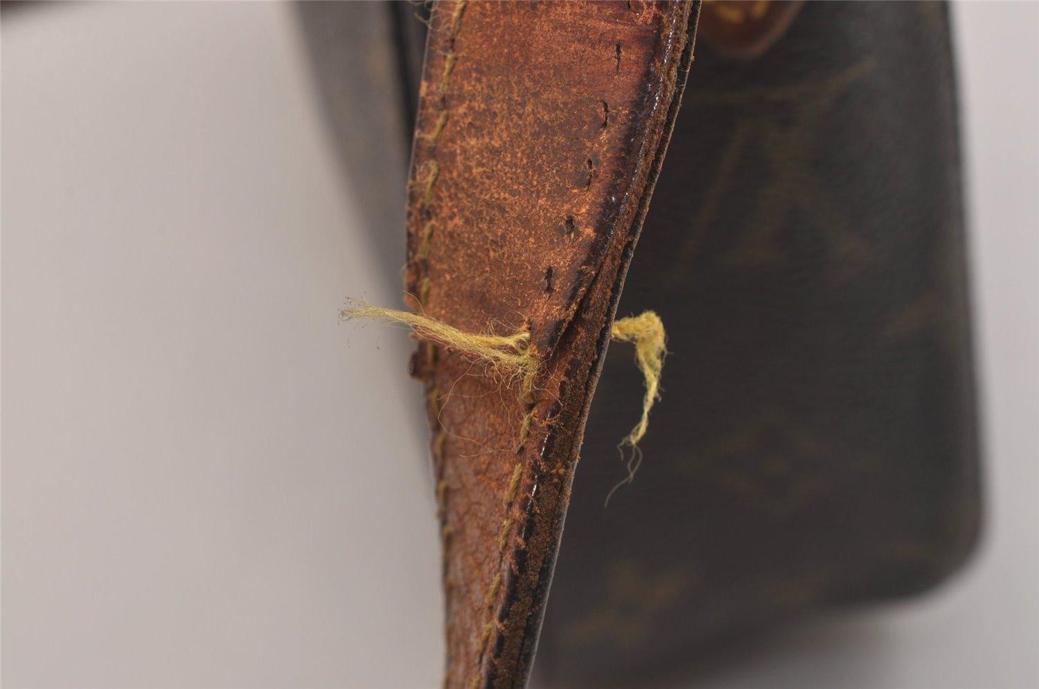 Authentic Louis Vuitton Monogram Saint Cloud GM M51242 Shoulder Cross Bag 4331J