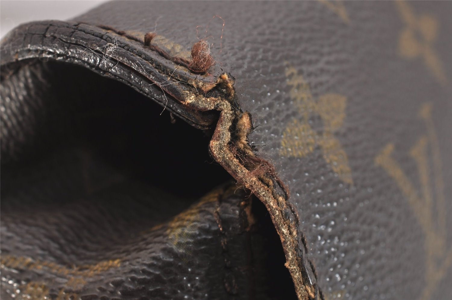 Authentic Louis Vuitton Monogram Saint Cloud GM M51242 Shoulder Cross Bag 4331J