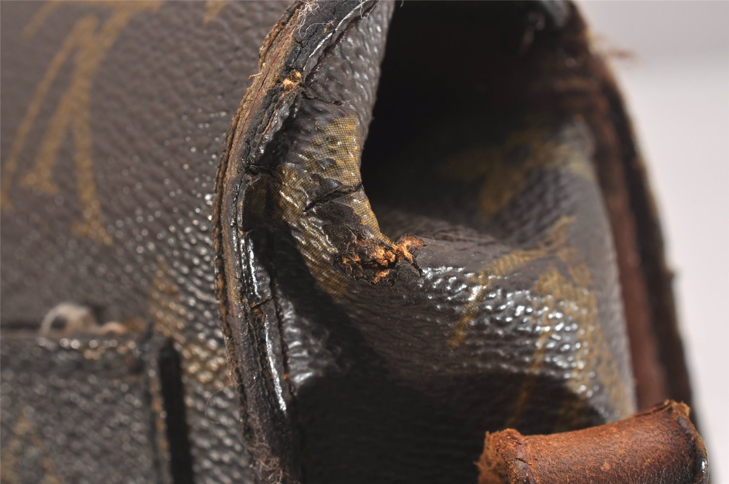 Authentic Louis Vuitton Monogram Saint Cloud GM M51242 Shoulder Cross Bag 4331J