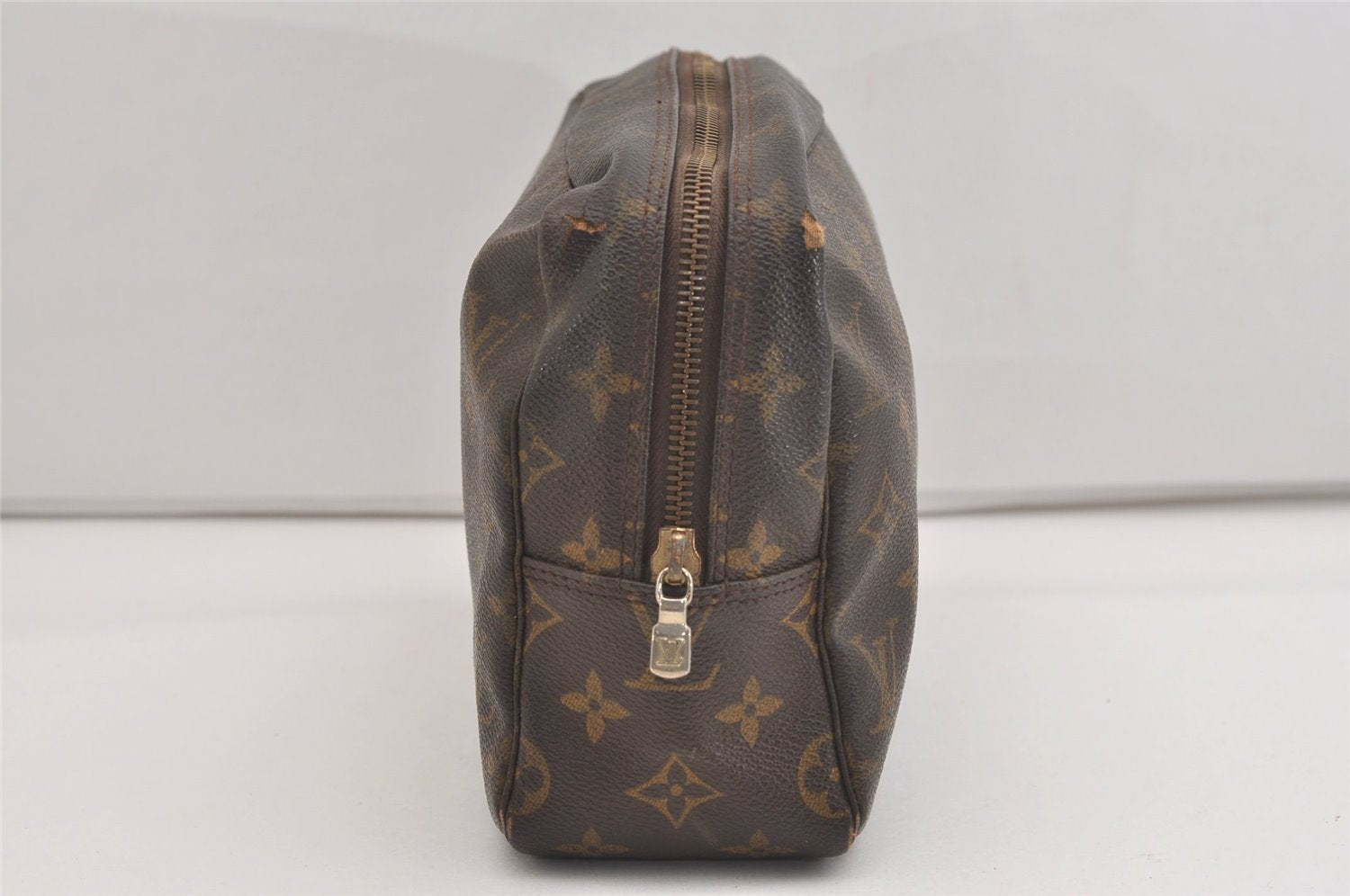 Auth Louis Vuitton Monogram Trousse Toilette 28 Clutch Hand Bag M47522 LV 4334J